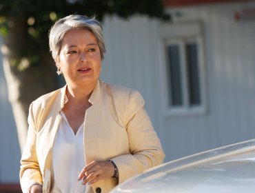 Jeannette Jara critica la "acción temeraria" de las AFP por caída del fondo E y acusa "falta de transparencia"