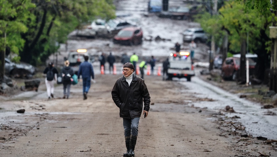 Ordenan evacuaciones preventivas en cuatro comunas de la región Metropolitana por riesgo de remociones en masa