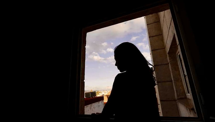 Violación grupal denunciada en Valparaíso: Fiscalía busca identificar a cuatro individuos y coordina protección para la víctima