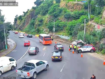Primeras lluvias provocan desprendimiento de rodados en la Av. España de Valparaíso