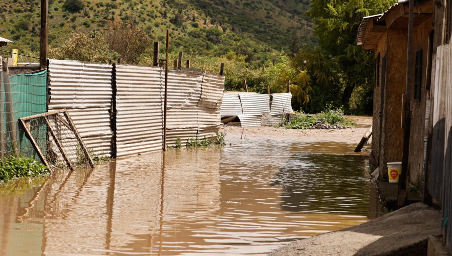 Solicitan evacuar el campamento Ribera del Río en Talagante ante desborde del río Mapocho