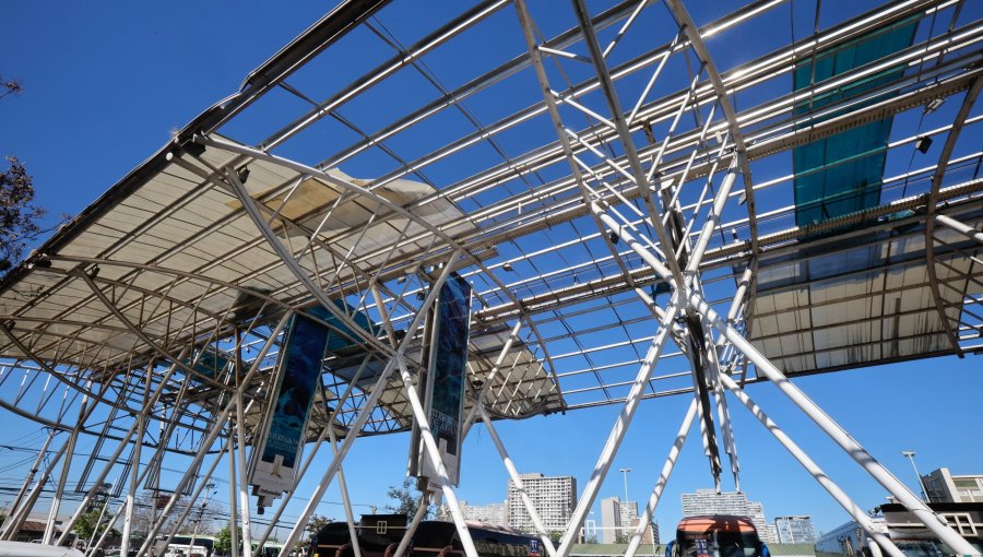 Meteorología descarta tornado y confirma que fue un "gustnado" el fenómeno que afectó al terminal Alameda de Estación Central