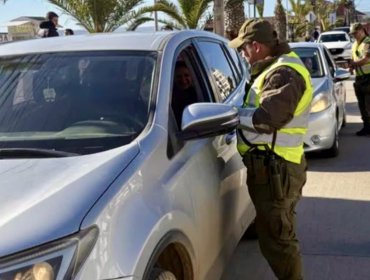 Ocultaban casi 800 papelillos de pasta base bajo el asiento del copiloto: control policial termina con dos detenidos en Cabildo