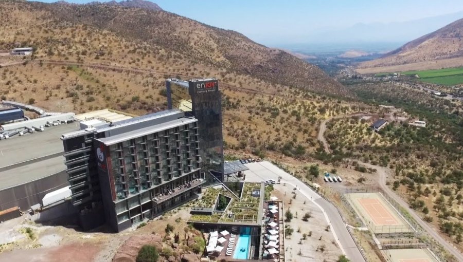 Rinconada acusa millonaria deuda de Enjoy Santiago y advierte efectos en programas y servicios comunales