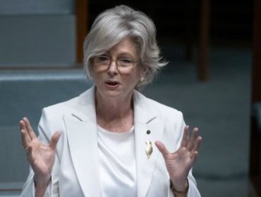 Parlamentaria australiana sufre la amputación de ambas piernas tras ser atropellada intencionalmente