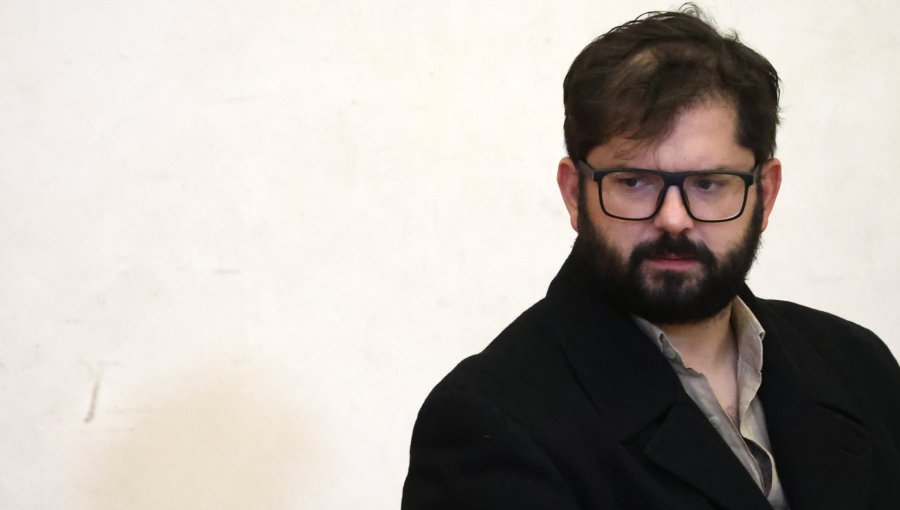 "Tenemos que lograr hablar con los distintos": Expresidente Boric hace nuevo llamado a la izquierda para volver a "ser mayoría"