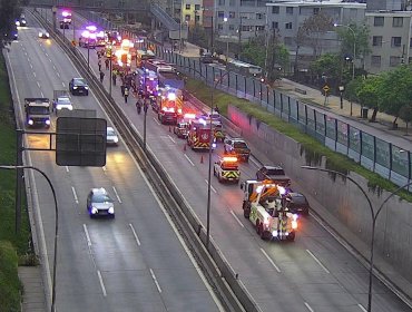 Colisión múltiple entre autos, buses y camión deja varios lesionados en la ruta 5 en Renca