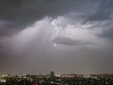 Declaran Alerta Temprana Preventiva para la región Metropolitana ante pronóstico de tormentas eléctricas con granizos