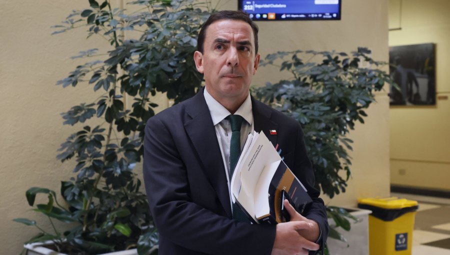 "Es cierto": Ministro Rabat confirmó que firmó decretos para rebajar condenas a internos de Punta Peuco