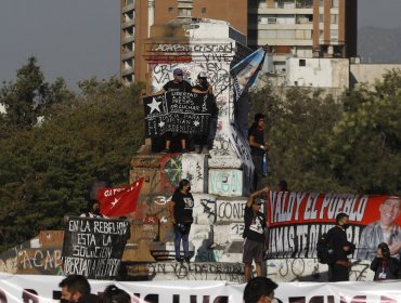 Encuesta Cadem: Un 49% define el 18-O como un estallido social y un 42% lo califica como un estallido delictual