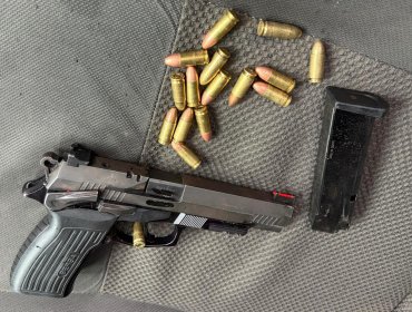 Detienen a ecuatoriano de 15 años que portaba un arma de fuego y municiones en el sector Legua Emergencia de San Joaquín