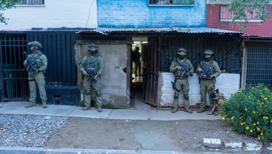 Megaoperativo en Curacaví: Carabineros detiene a 22 personas tras allanar 23 inmuebles vinculados al microtráfico
