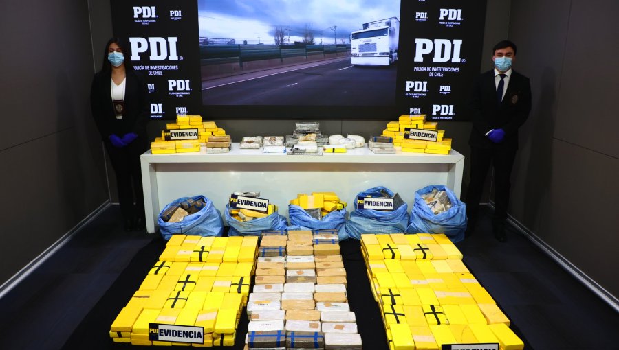 Incautan en Lampa más de 739 kilos de drogas en dos camiones procedentes desde Arica