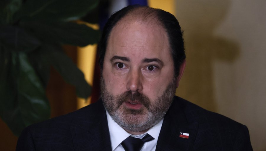 Ministro Rau llama a la "prudencia" tras la caída del fondo E: "Pedimos no tomar decisiones apresuradas"