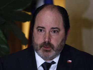Ministro Rau llama a la "prudencia" tras la caída del fondo E: "Pedimos no tomar decisiones apresuradas"