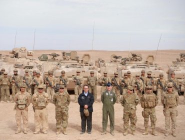 Ministro Barros asegura que hay "control total" en materia de inmigración ilegal en su visita a la frontera norte