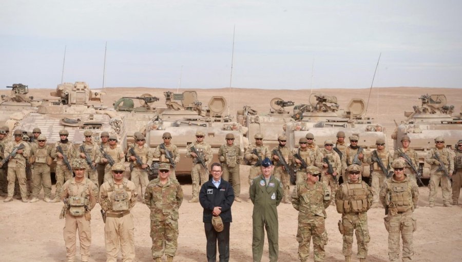Ministro Barros asegura que hay "control total" en materia de inmigración ilegal en su visita a la frontera norte