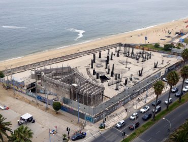 Futuro de abandonado terreno costero de Viña del Mar: Delegado pide destrabar proyecto y transeúntes respaldan intervención