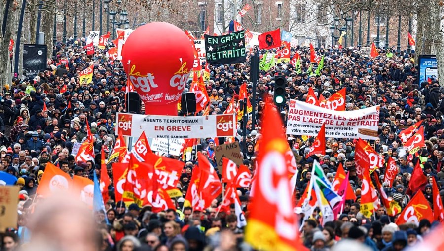 Estudiantes franceses mantienen protestas para este sábado pese a promesas de reforma de Macron