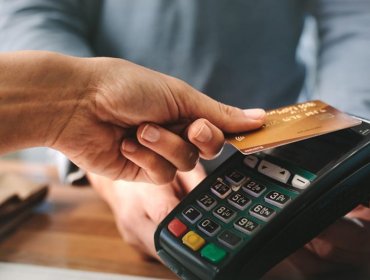 Detienen a acusado de estafar a comercios de la región Metropolitana mediante el cambio de máquinas de pago