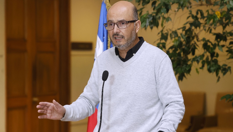 Diputado Ilabaca evalúa acusación constitucional contra ministro Rabat por rebaja de condenas