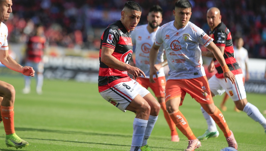 Agónico gol de Gustavo Gotti deja a Cobreloa en la cima de la Liga de Ascenso