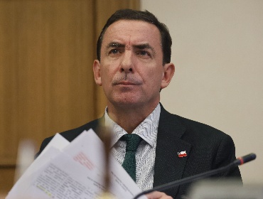Ministro Rabat descarta renuncia y anuncia cambios a ley de rebaja de condenas