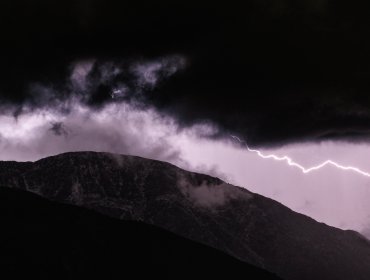 Declaran Alerta Temprana Preventiva para 13 comunas del interior de la región de Valparaíso por probables tormentas eléctricas