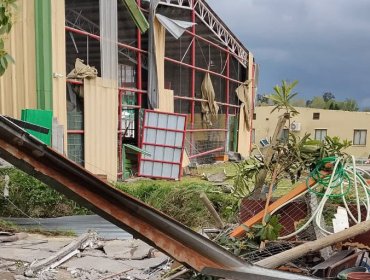 Declaran Alerta Roja para la comuna de Requínoa tras paso de tornado que provocó diversos daños