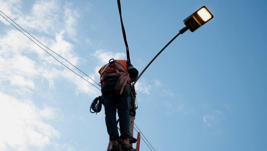 Finaliza instalación de 1.100 luminarias de eficiencia energética en sector Forestal de Viña del Mar