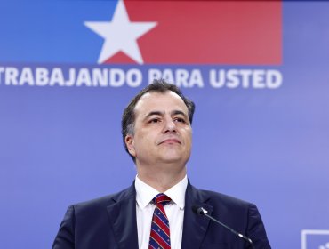 Vocero de Gobierno respalda al ministro Rabat tras admisión de "error" del Presidente Kast por rebaja de condenas
