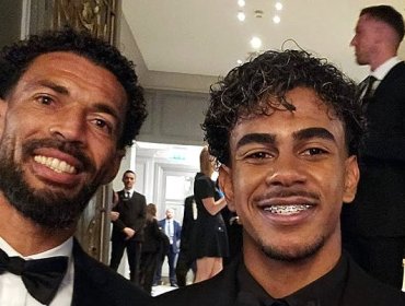 Vozinha representó a Colo Colo en la gala del Balón de Oro en Londres