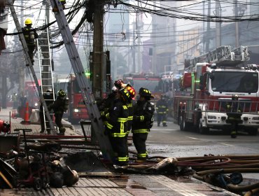 Trágico incendio en el centro de Concepción deja dos adultos mayores fallecidos y cuatro heridos