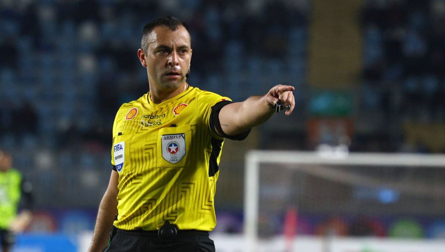 Diego Flores será el árbitro del Clásico Universitario entre la UC y la U en el Claro Arena