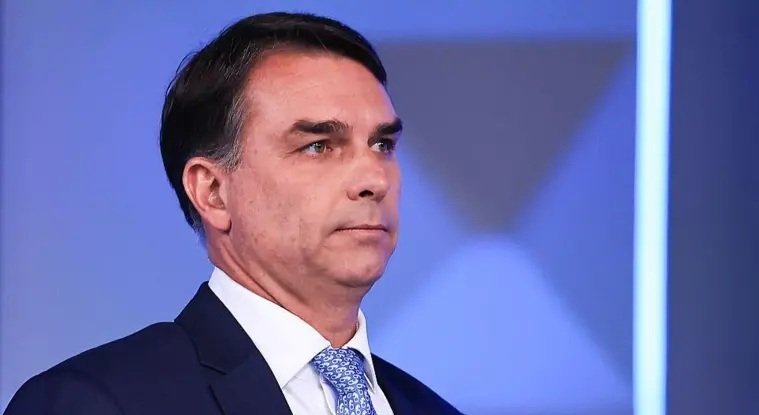 EE.UU. afirma que le otorgará un visado a Flávio Bolsonaro y su familia: Lula califica de "vergonzosa" la salida