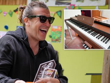 Leo Rey donó un piano a escuela rural de Colliguay, en Quilpué: "Para que tengan una ventana de ilusión y de expectativa"