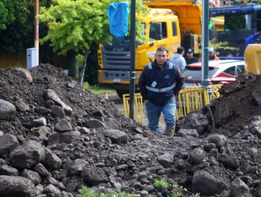 "Grito de auxilio": Alcaldesa de Las Condes advierte riesgo de un nuevo aluvión y exige maquinaria urgente