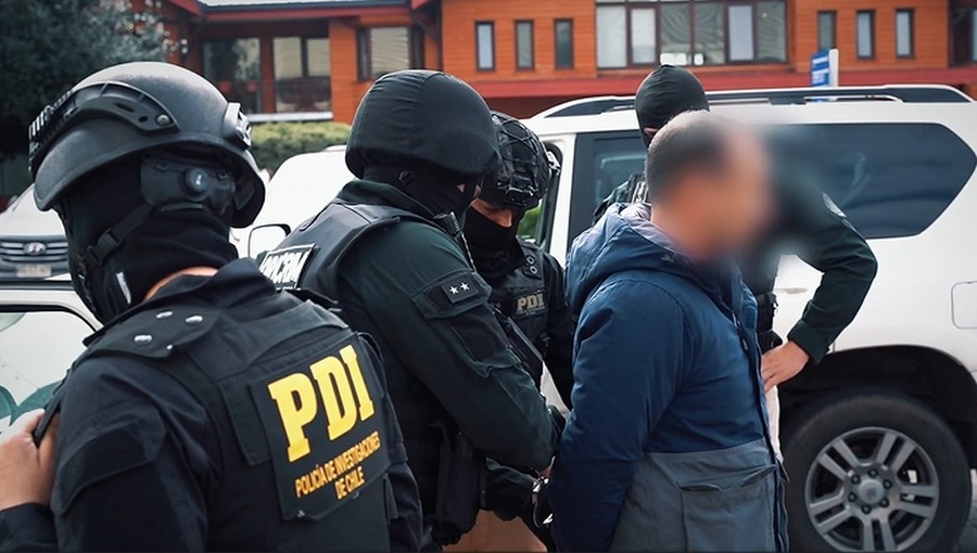 Detienen a sargento de Gendarmería acusado de cobrar a internos por traslados y beneficios carcelarios en Valdivia