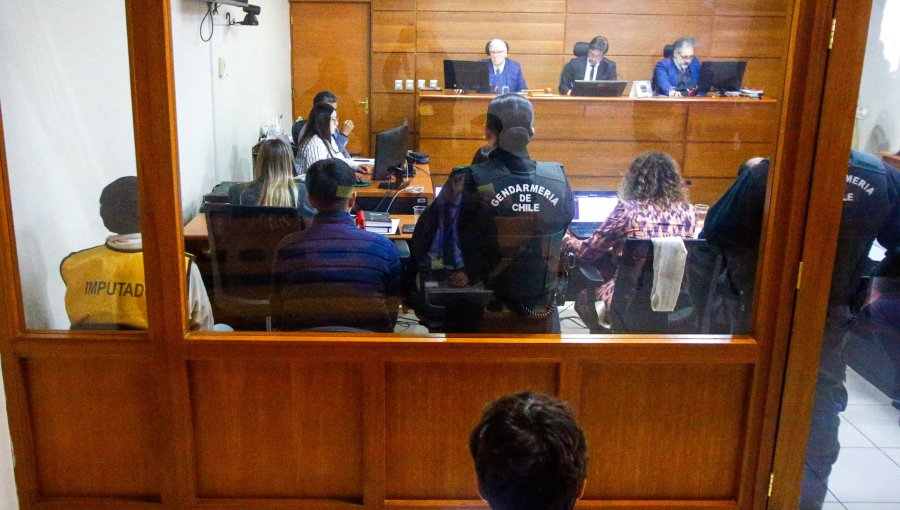 Condenan por asociación ilícita a imputados por robos a sucursal de BancoEstado y tienda París en Valparaíso