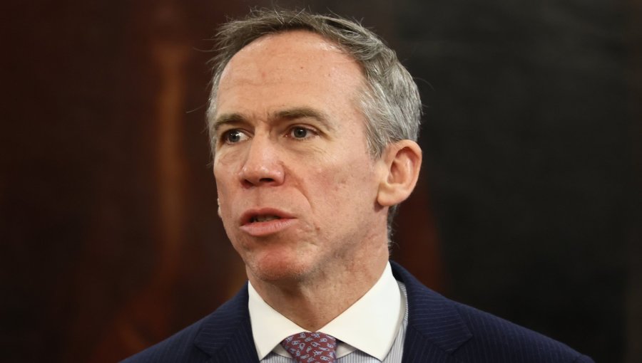 Diputado Alessandri (UDI) no descarta acusación constitucional contra Rabat y apunta a un “error político de proporción”