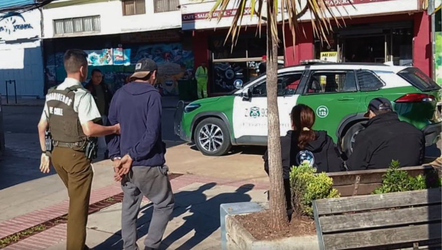 Sujeto fue detenido tras amenazar con un cuchillo a tres mujeres y agredir a una perra en Quillota