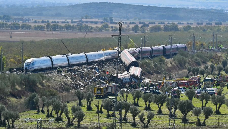 Chile expresa sus condolencias a España tras tragedia ferroviaria que deja 64 fallecidos