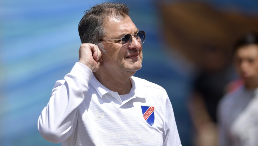 Aníbal Mosa descarta que la demora en las renovaciones haya influido en la baja de Colo-Colo