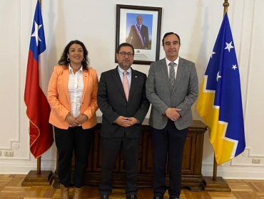 Canciller Pérez Mackenna da inicio a temporada antártica en visita de tres días a Punta Arenas