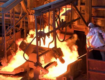 Cochilco eleva proyección del precio del cobre a US$5,95 para 2027 y estima que producción chilena crecerá 3%