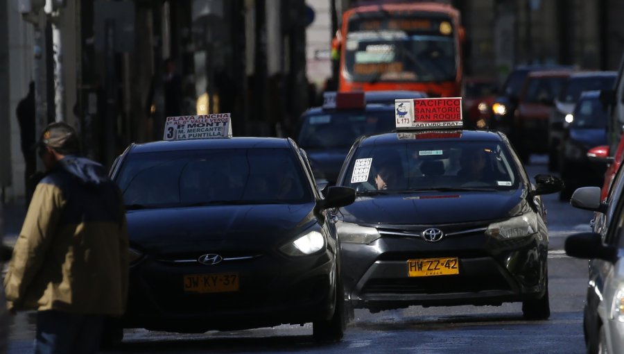 Gobierno Regional entrega recursos para renovar 137 taxis colectivos de las provincias de Valparaíso y Marga Marga