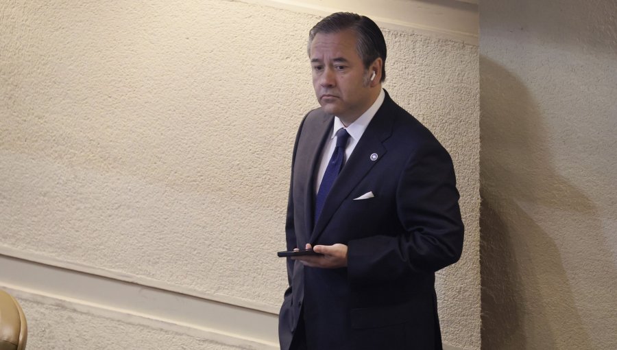 Diputado Romero reconoce "crisis política" por rebaja de condenas y dice que "pedir la salida de un ministro no soluciona los problemas"