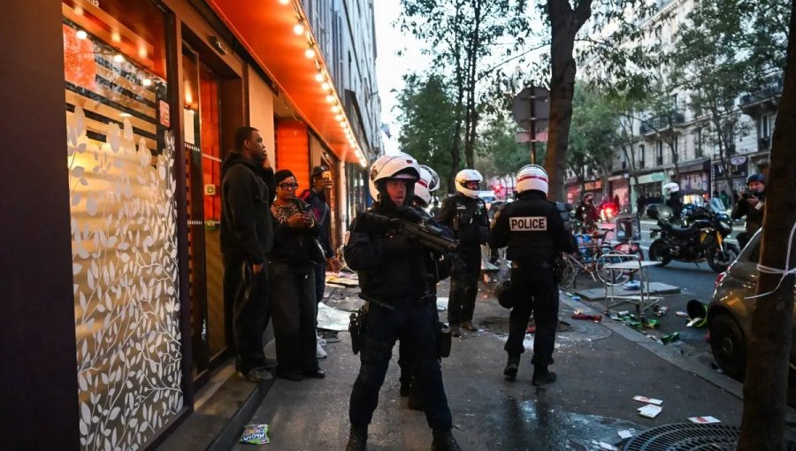 Decretan toque de queda en dos sectores de París ante riesgo de nuevos disturbios y celebraciones de Halloween