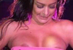 Puranoticia | Larissa Riquelme mostró “algo” demás en desfile en ...